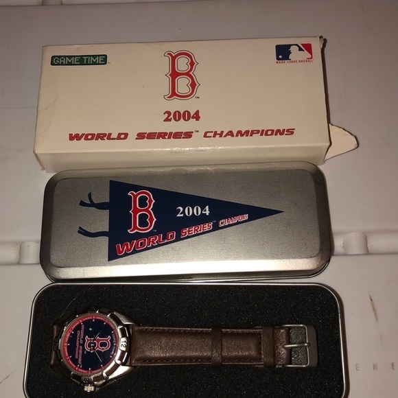 MLB BOSTON RED SOX NIB special edition engraved 2004 World Series leather watch - Picture 1 of 6